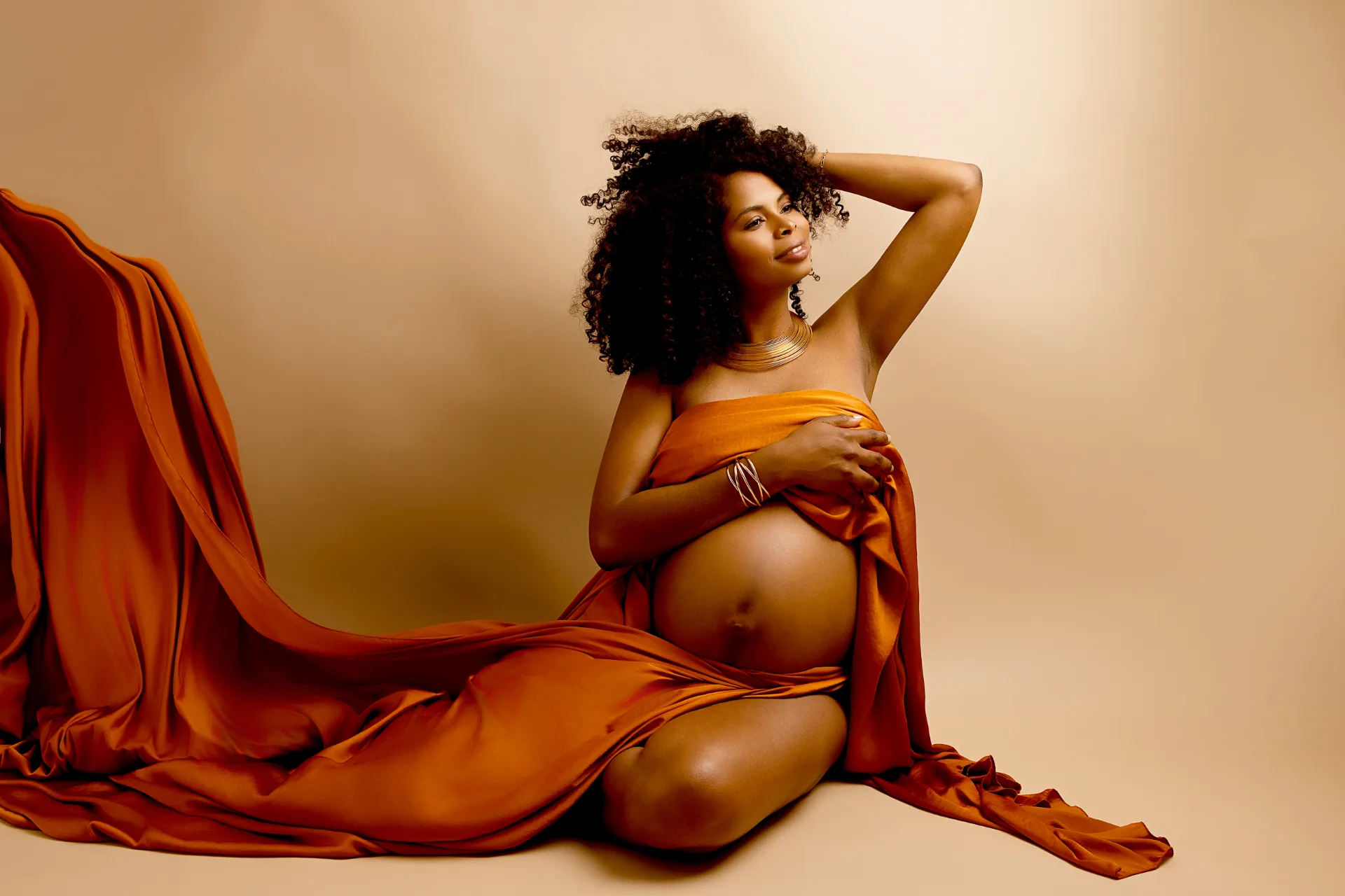 Portrait artistique d’une future maman au studio Mini Moi près de Toulouse — séance grossesse n°15