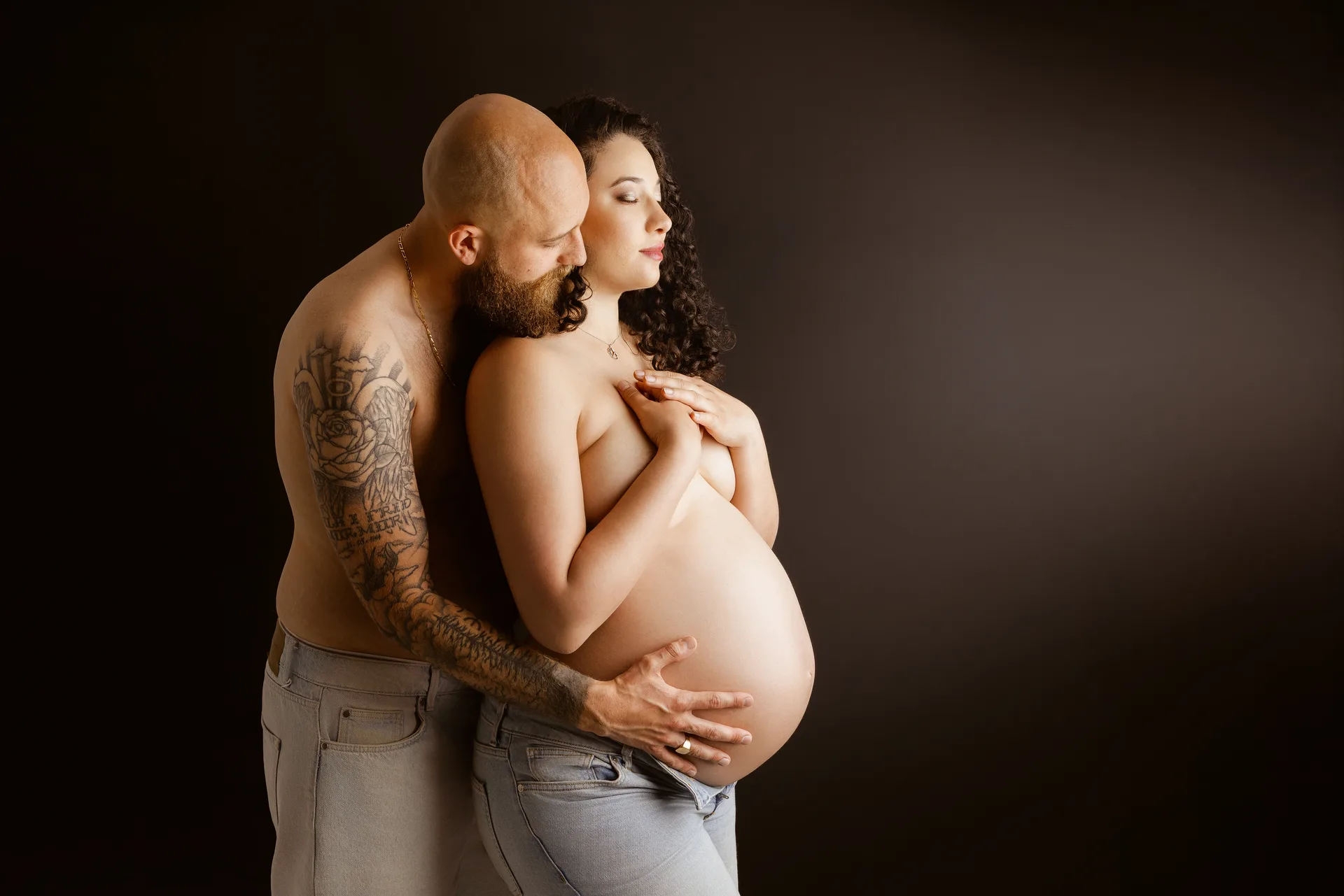 Portrait artistique d’une future maman au studio Mini Moi près de Toulouse — séance grossesse n°224