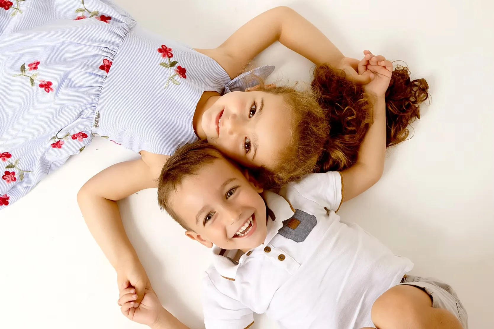 Portrait de famille réalisé par Mini Moi Photographie près de Toulouse — séance famille n°192