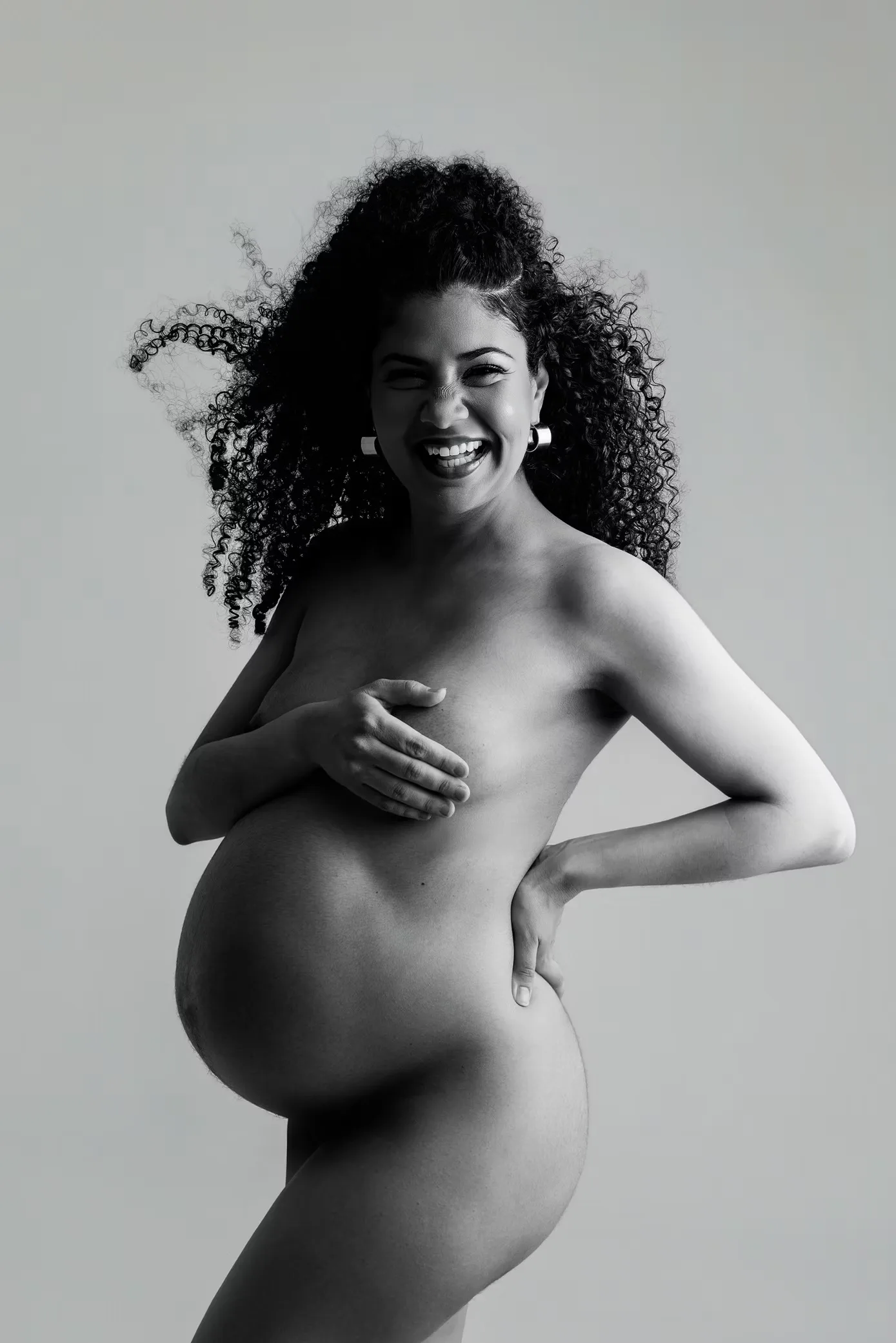 Portrait artistique d’une future maman au studio Mini Moi près de Toulouse — séance grossesse n°91