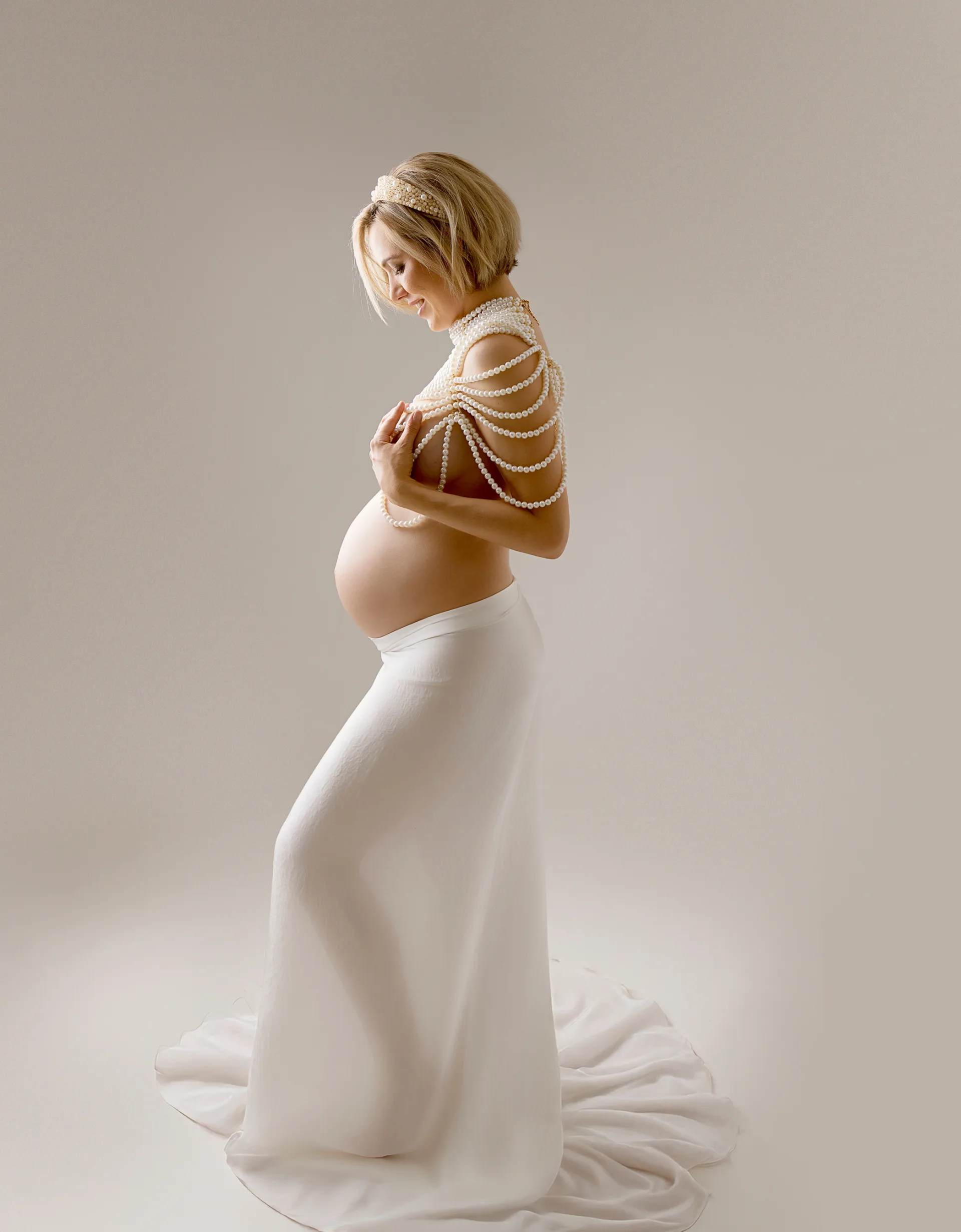 Portrait artistique d’une future maman au studio Mini Moi près de Toulouse — séance grossesse n°94