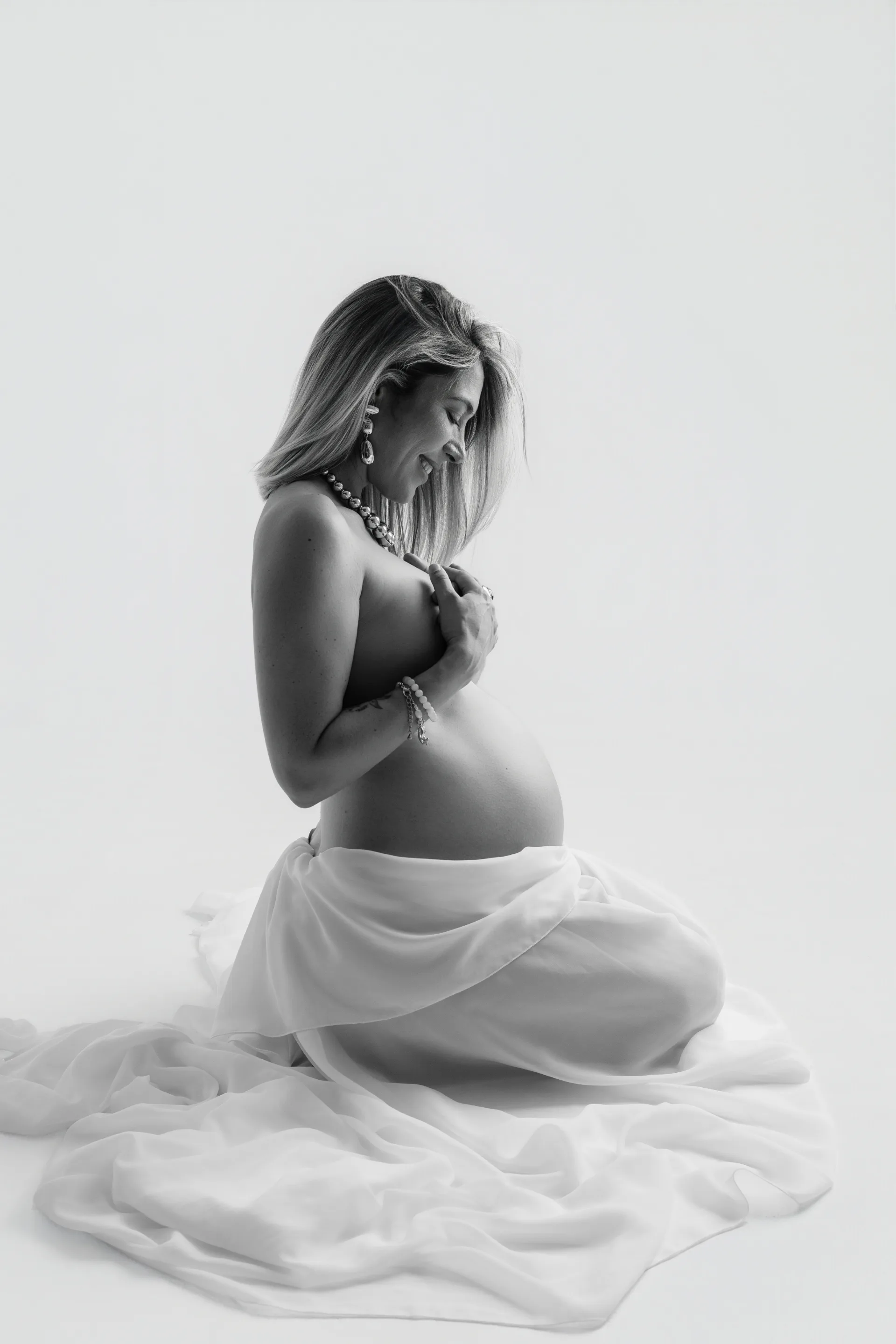 Portrait artistique d’une future maman au studio Mini Moi près de Toulouse — séance grossesse n°14