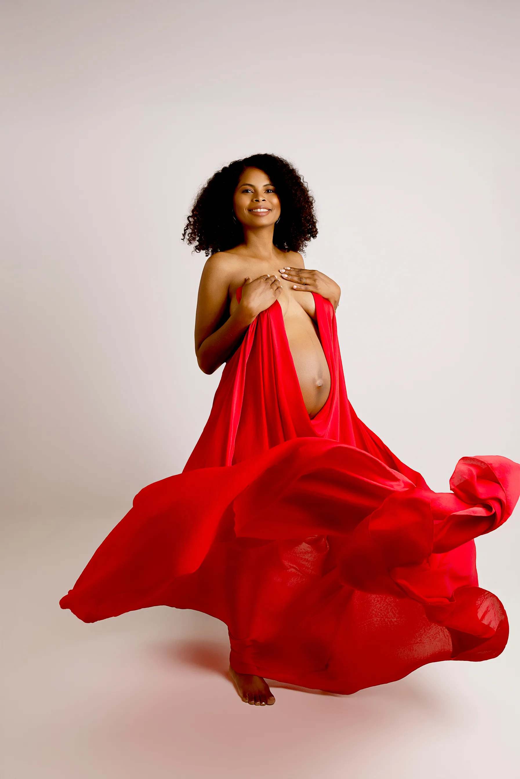 Portrait artistique d’une future maman au studio Mini Moi près de Toulouse — séance grossesse n°75