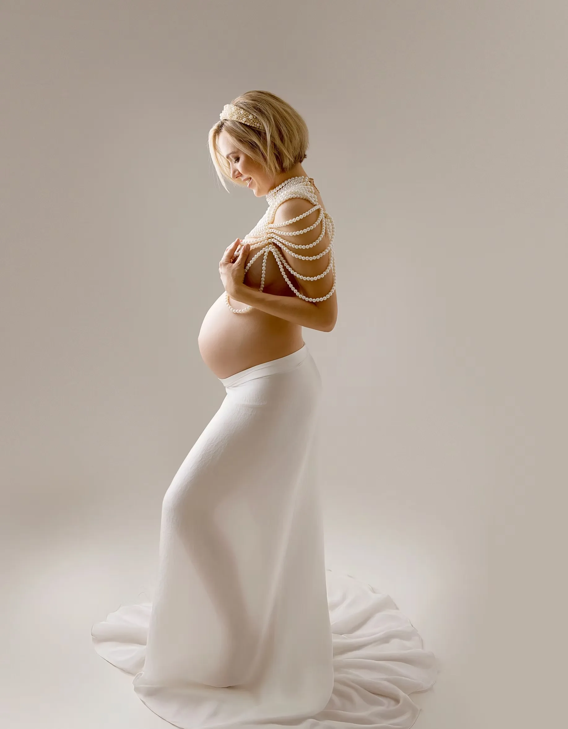 Portrait artistique d’une future maman au studio Mini Moi près de Toulouse — séance grossesse n°9