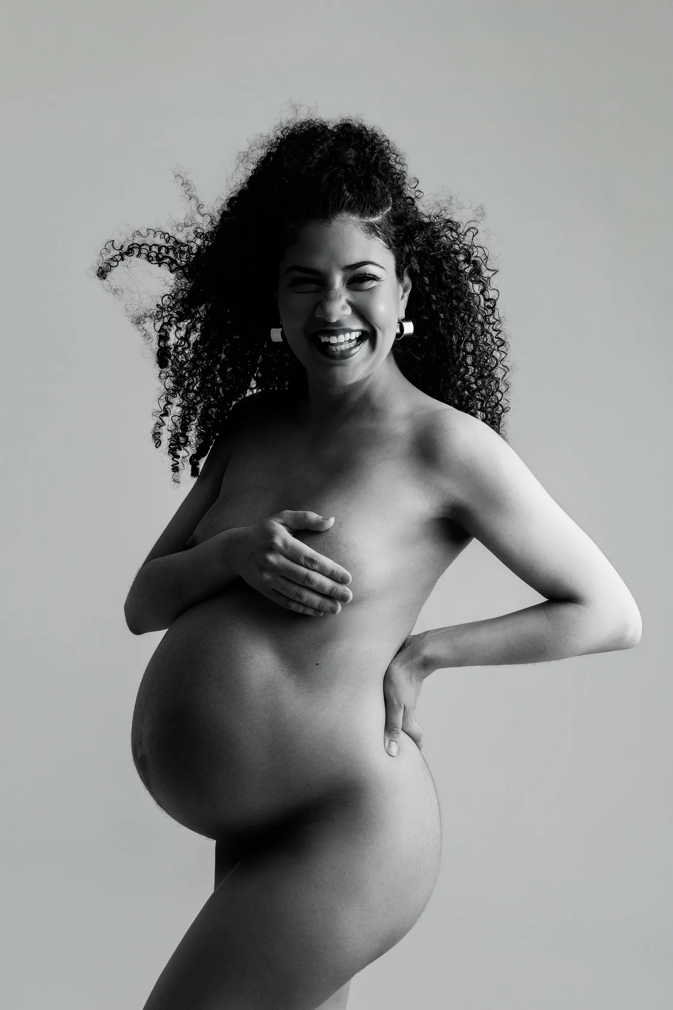 Portrait artistique d’une future maman au studio Mini Moi près de Toulouse — séance grossesse n°47