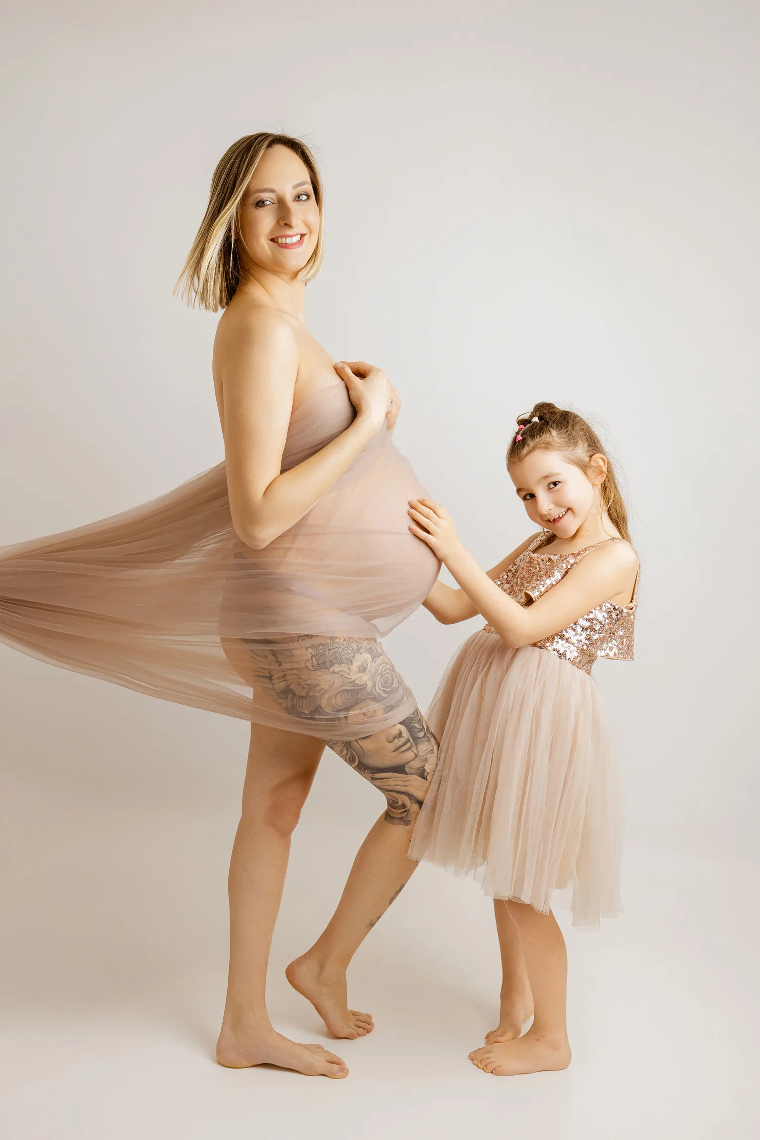 Portrait artistique d’une future maman au studio Mini Moi près de Toulouse — séance grossesse n°174