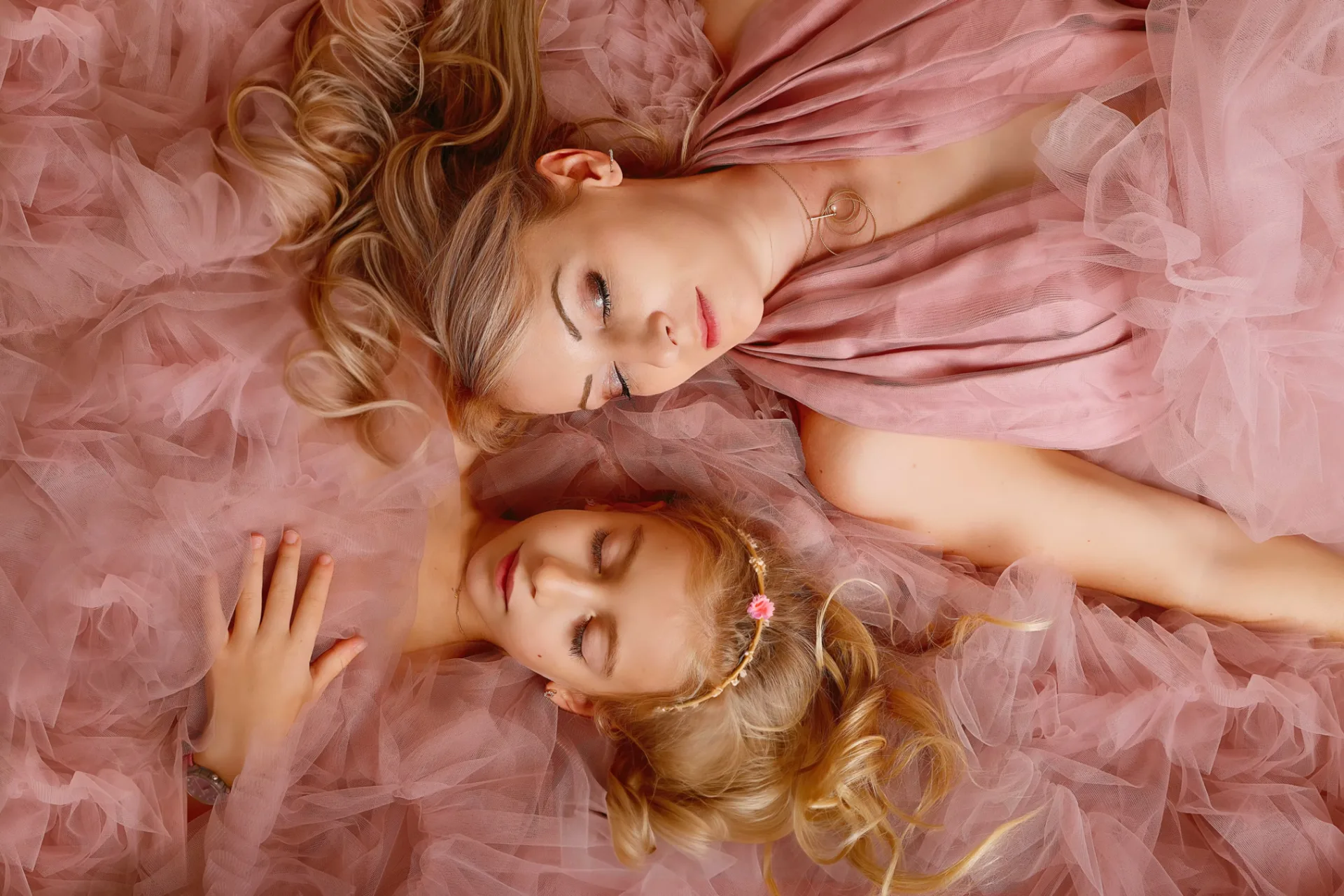 Portrait de famille réalisé par Mini Moi Photographie près de Toulouse — séance famille n°233