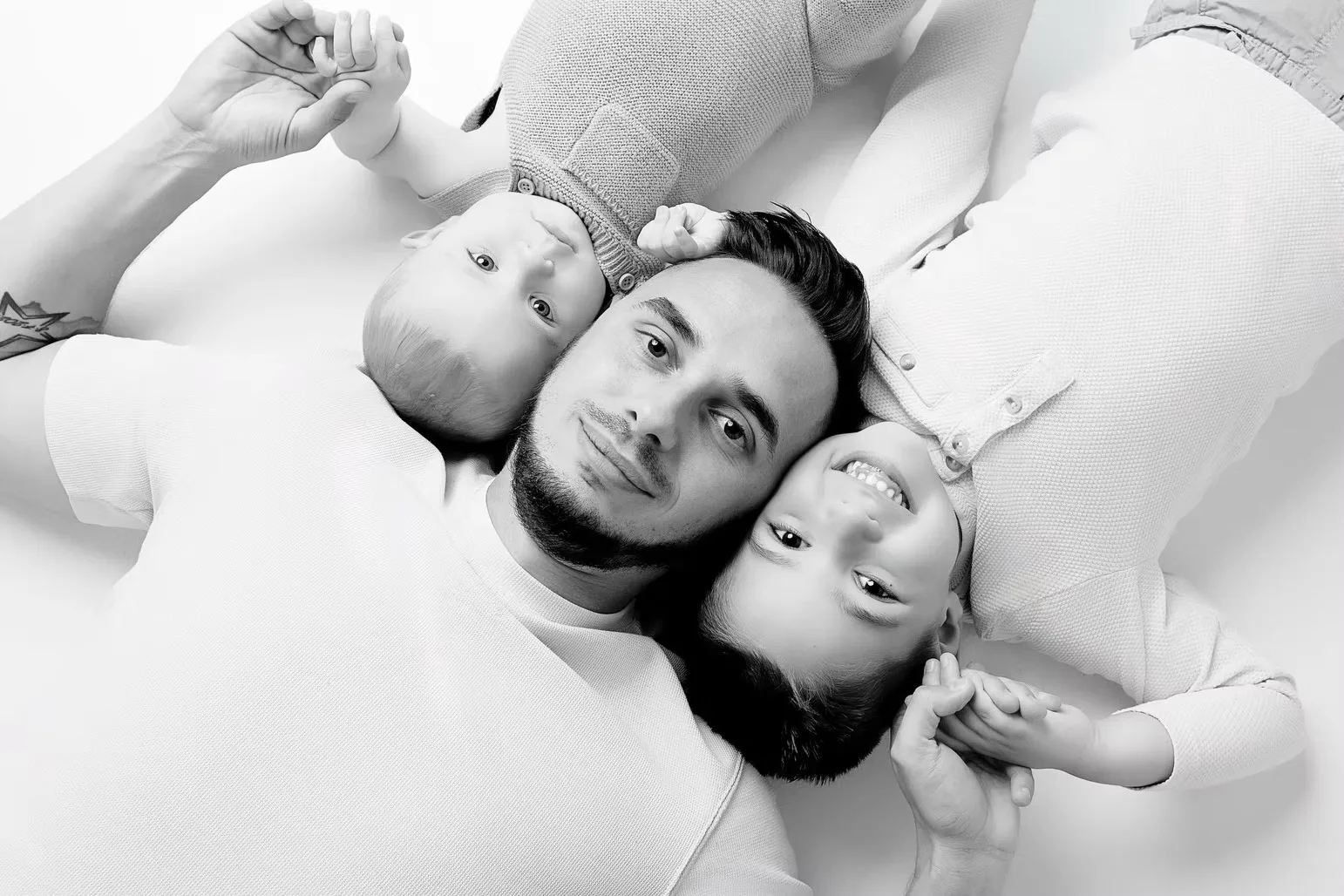 Portrait de famille réalisé par Mini Moi Photographie près de Toulouse — séance famille n°196